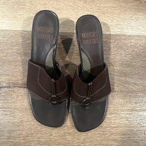 Mootsie Tootsie brown elastic sandals with heel
